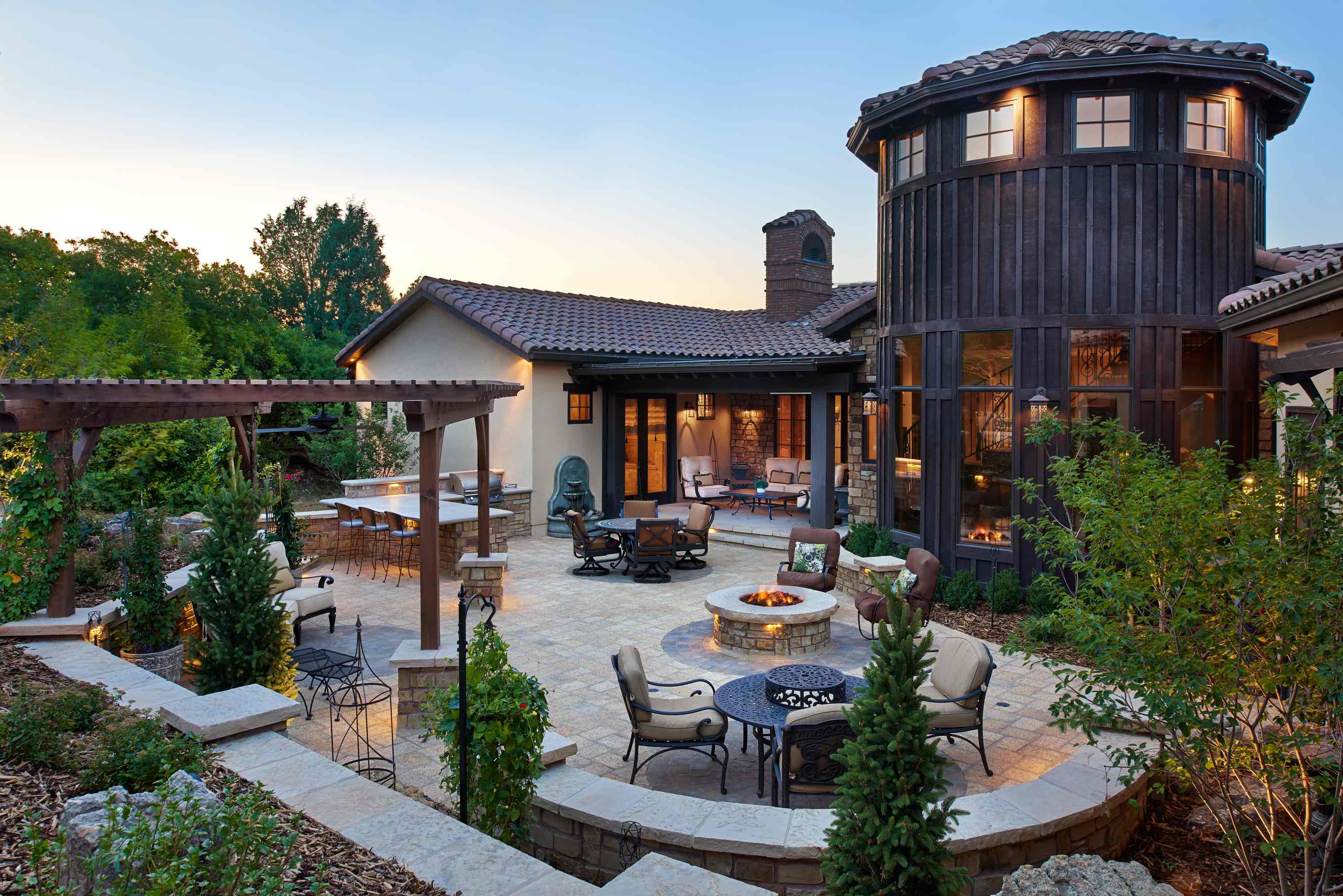 Denver patio design - paver patio with outdoor kitchen and pergola